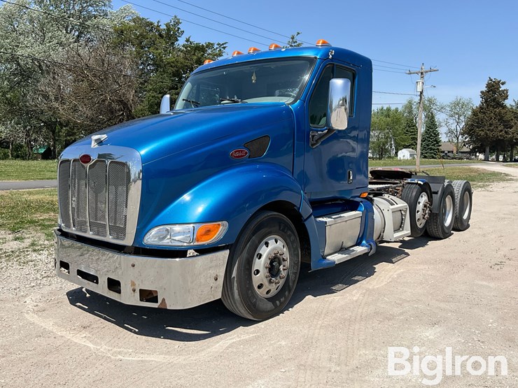 2004-peterbilt-387-image-1