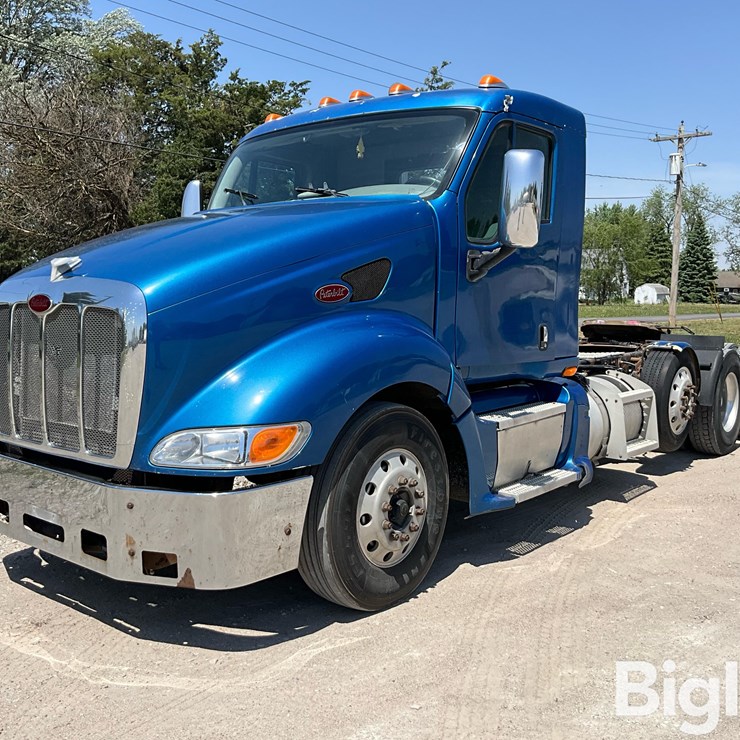 2004 PETERBILT 387