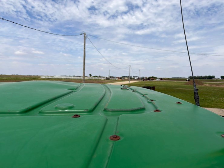 2012-john-deere-8310r-image-62