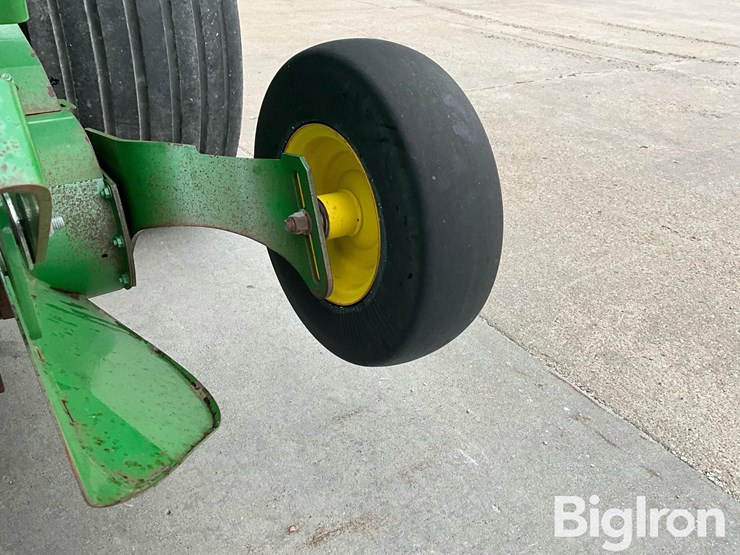 2022-john-deere-560m-image-20