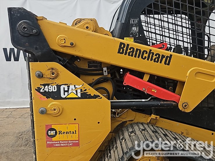 2018-caterpillar-249d-image-19