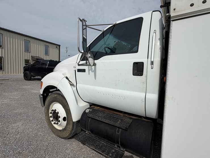 2008-ford-f750-image-5