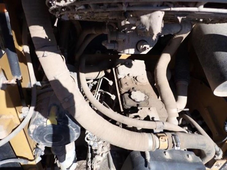 2006-caterpillar-216b-image-28
