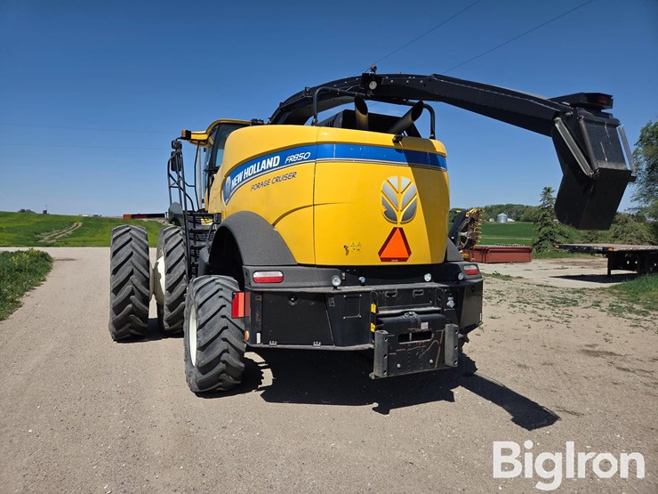 2016-new-holland-fr850-image-7