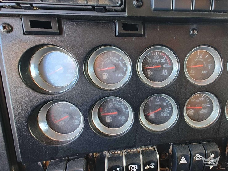 2012-kenworth-t800-image-12
