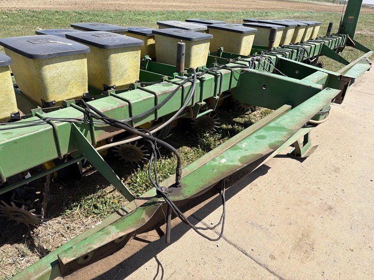 john-deere-7000-image-7