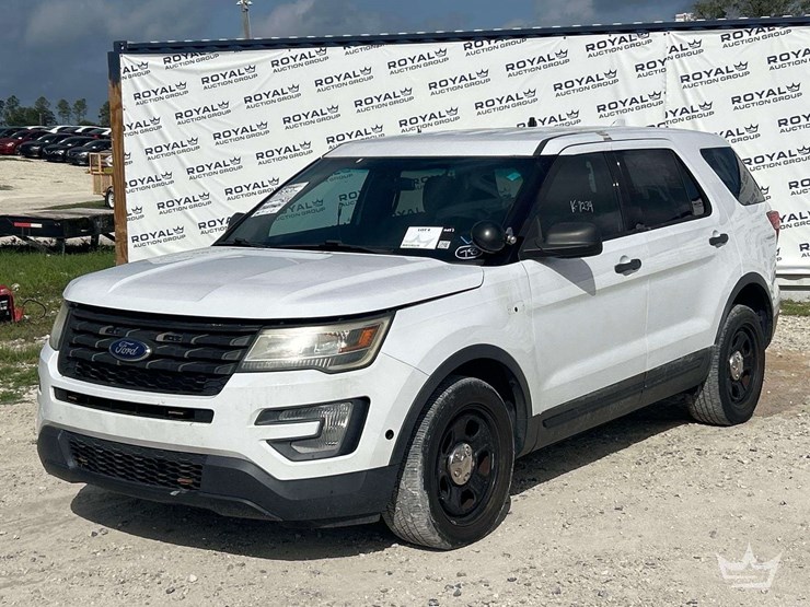 2016-ford-explorer-image-1