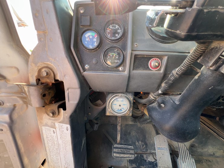 2001-mack-rd690s-image-33