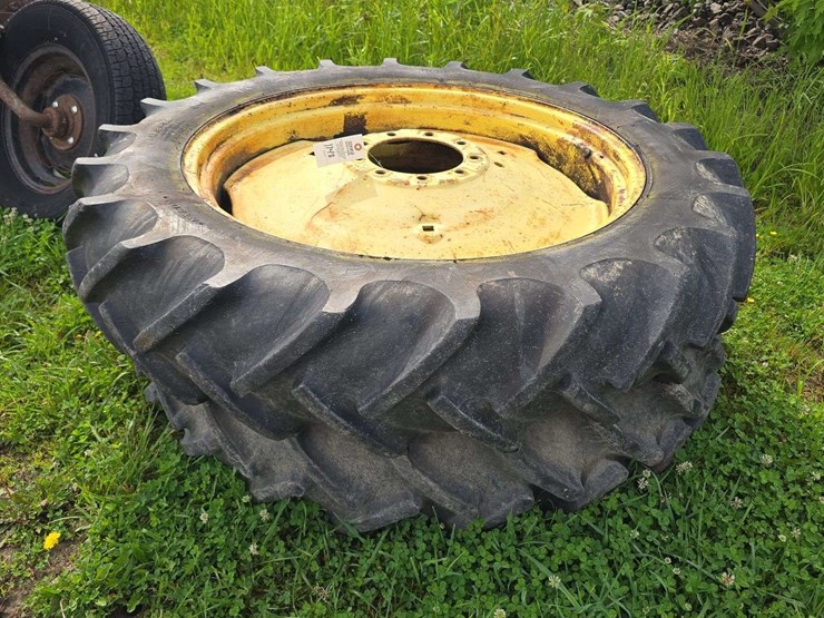 john-deere-b-image-2