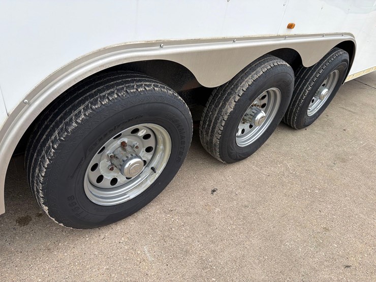 2017-empire-99”-x-36ft-enclosed-bumper-hitch-trailer--very-nice-trailer-image-19