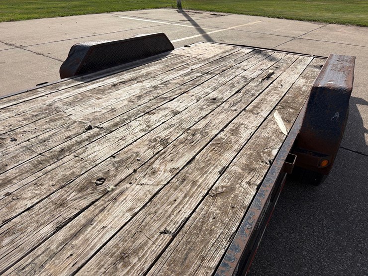 83”-x-20ft-bumper-hitch-trailer-image-23