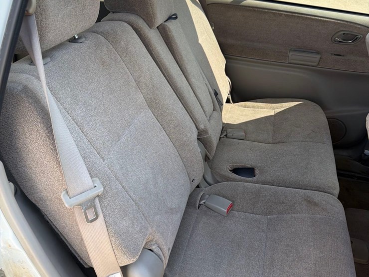 2004-suzuki-xl7-image-33