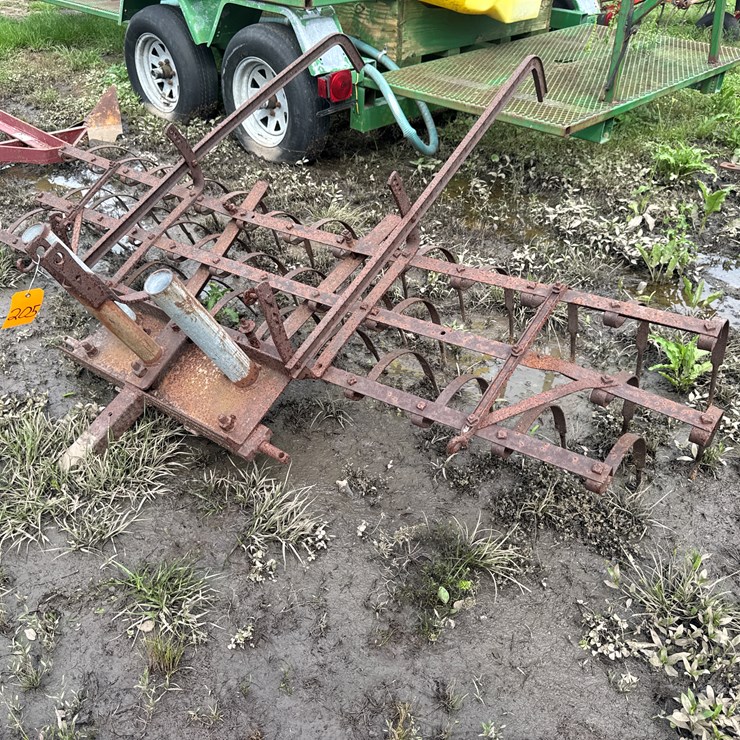 7' PEA WEEDER