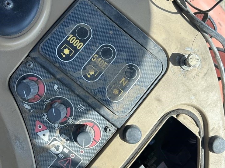 2005-agco-dt180a-image-57