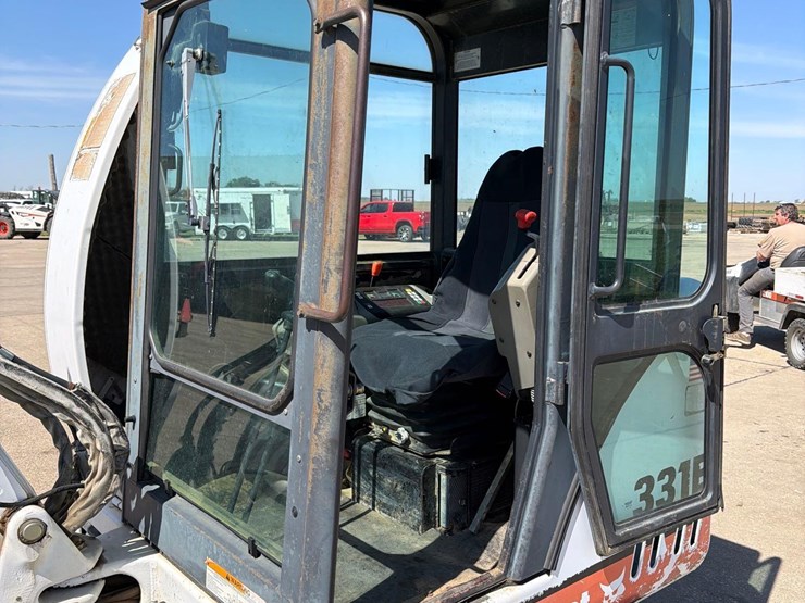 2001-bobcat-331e-image-54
