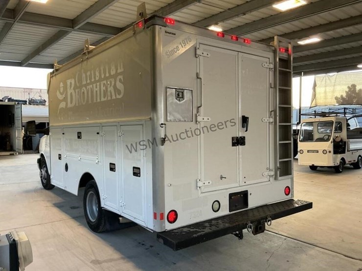 2015-chevrolet-express-3500-image-5