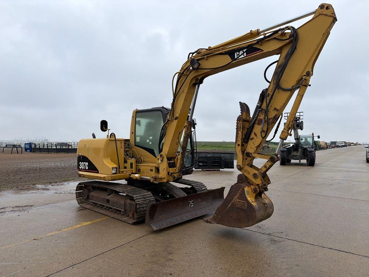 caterpillar-307c-image-2