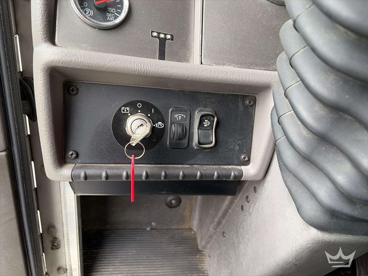 2011-kenworth-t300-image-10