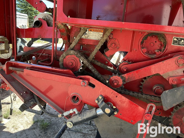 2011-case-ih-rb564-image-16