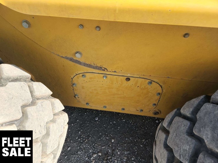 caterpillar-252b-image-31