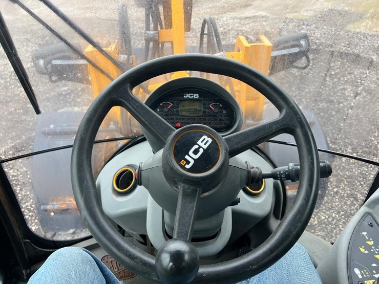2022-jcb-407-image-21