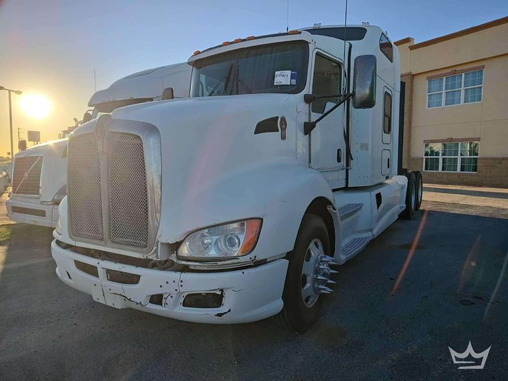 2012-kenworth-t660-image-1