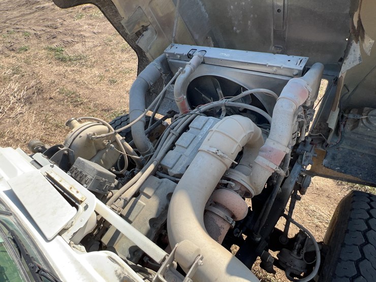 2001-mack-rd600-image-40