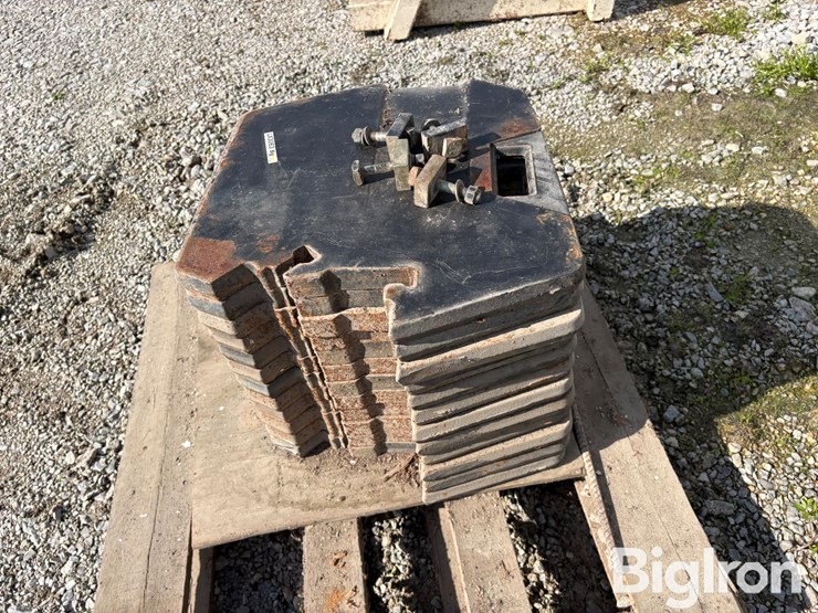 case-ih-magnum-front-suitcase-weights-image-7