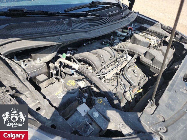 2019-ford-explorer-image-27