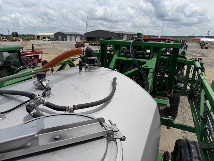 2016-john-deere-r4038-image-96