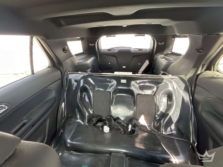 2016-ford-explorer-image-17
