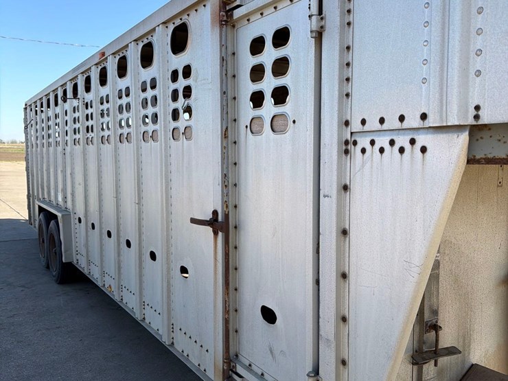 1992-wilson-livestock-trailer-image-17