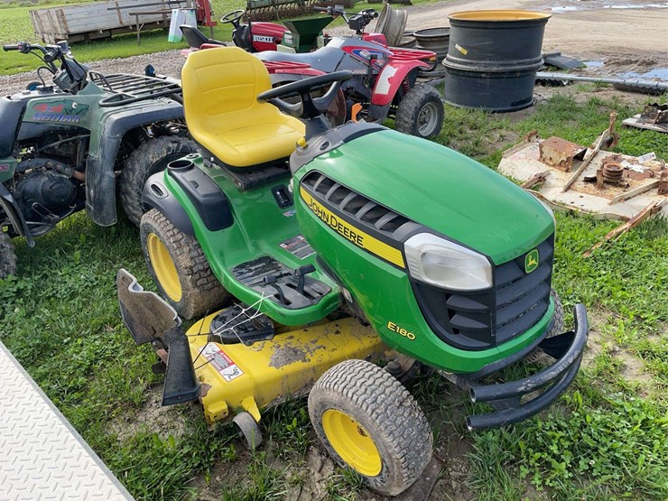 john-deere-180-image-1