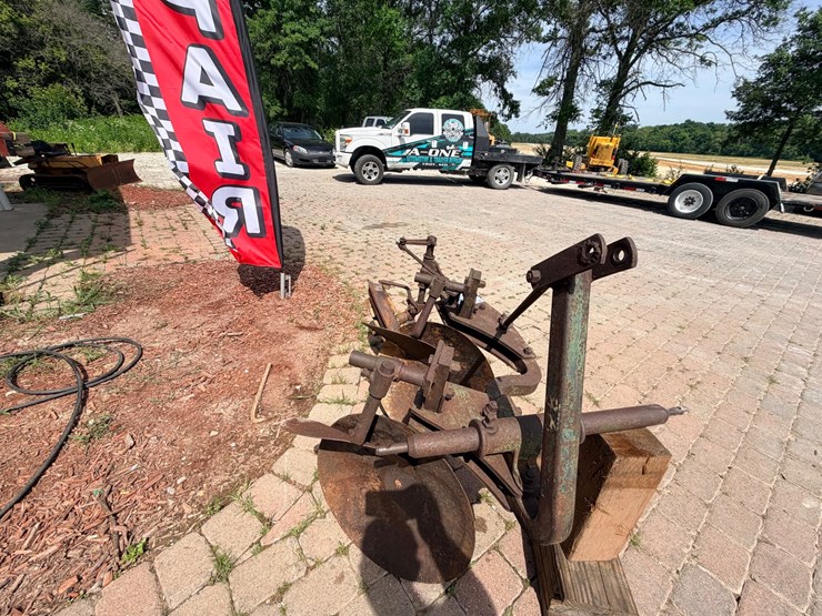 #24071-•-two-bottom-moldboard-plow-image-6