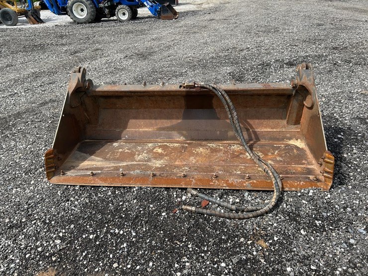paladin-78"-4-1-skid-steer-bucket-image-1