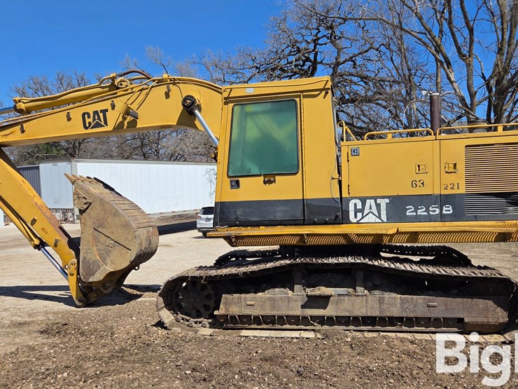caterpillar-225-image-8