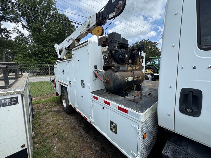 2005-international-durastar-4400-image-3