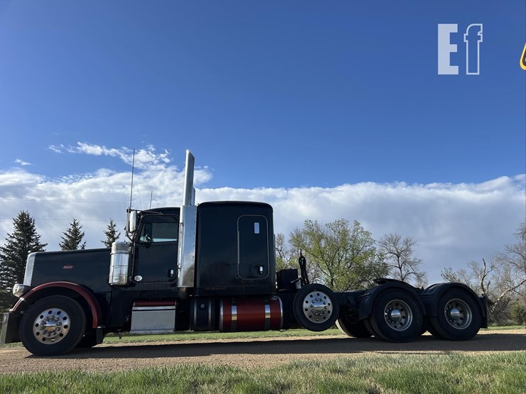 2017-peterbilt-389-image-8