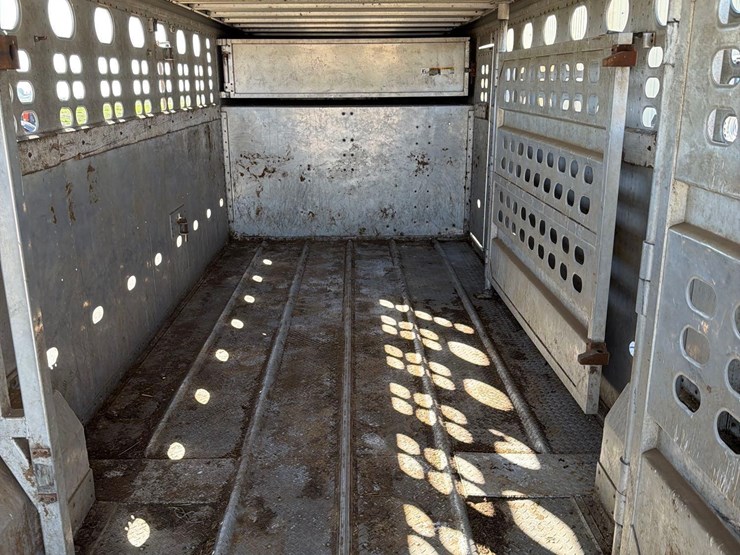1992-wilson-livestock-trailer-image-25