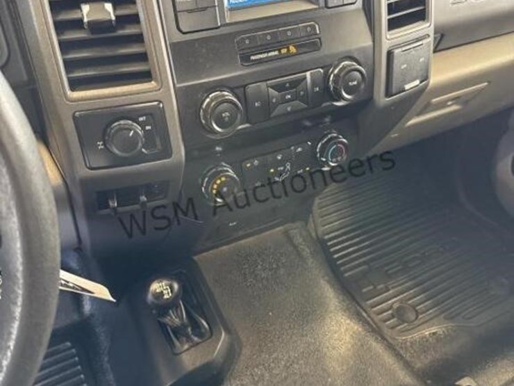 2019-ford-f350-image-21