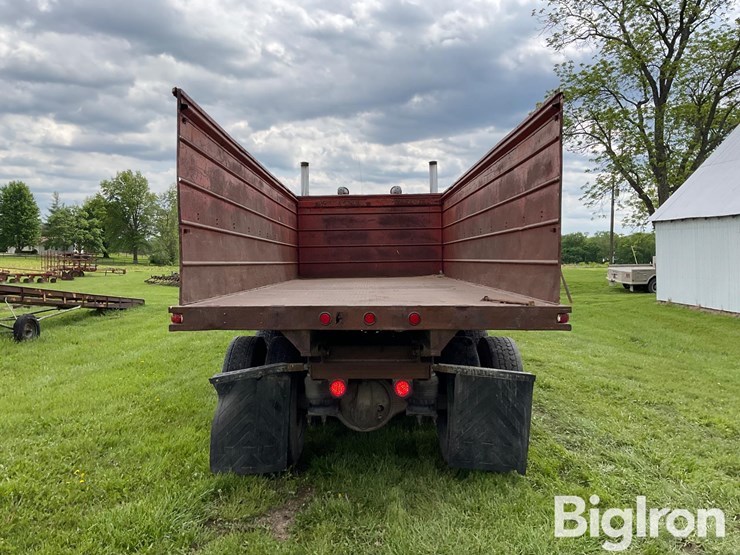 1985-peterbilt-382-image-6