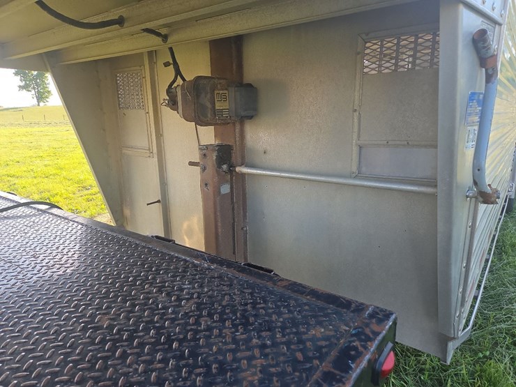 2002-eby-ruffneck-8'x24'-aluminum-livestock-trailer-image-24