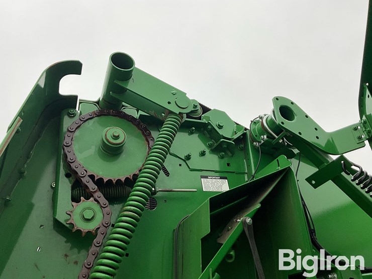 2022-john-deere-560m-image-13