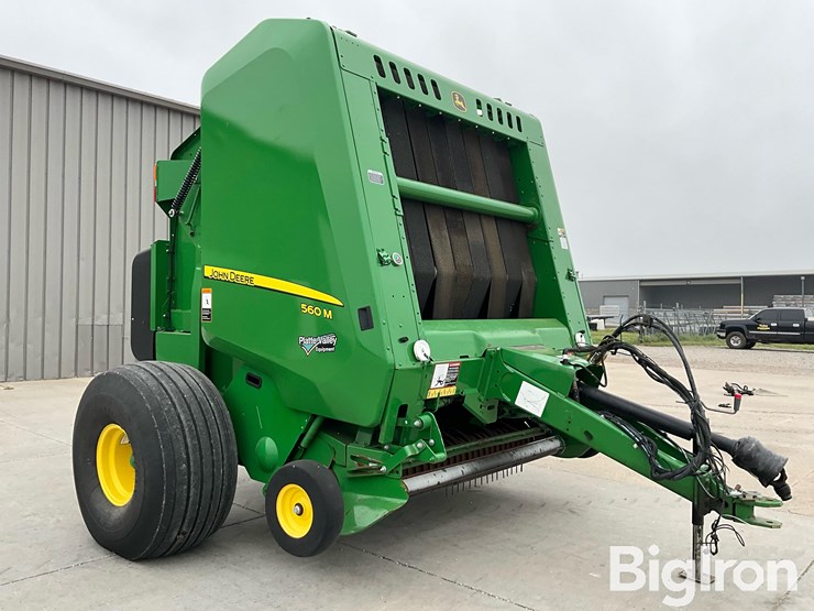2022-john-deere-560m-image-3
