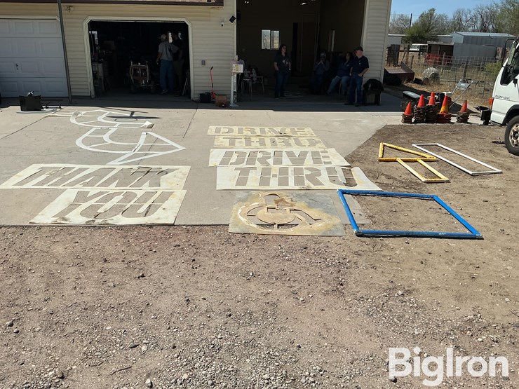 parking-lot-striping-stencil-bundle-image-6