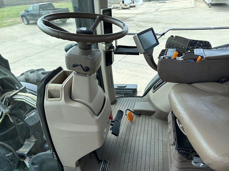 2012-john-deere-8310r-image-49