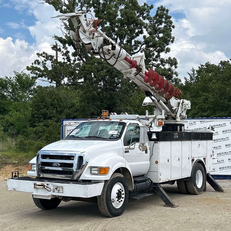 2011 FORD F750