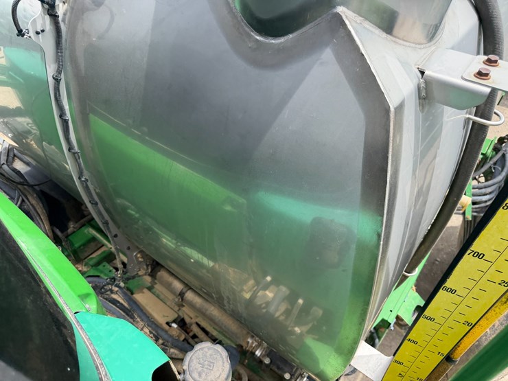 2016-john-deere-r4038-image-94