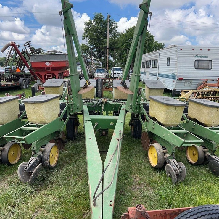 JOHN DEERE 7000