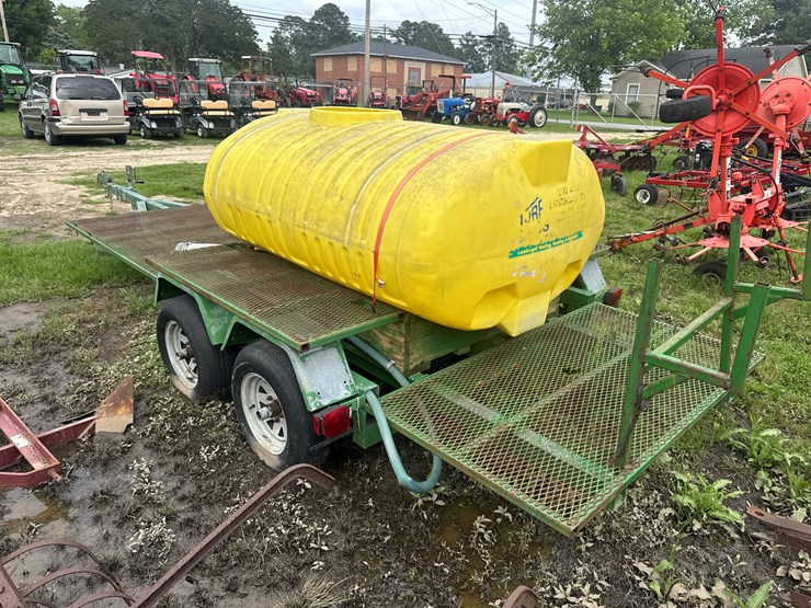 500-gallon-poly-tank-on-16'-dual-axle-trailer-no-title-image-4